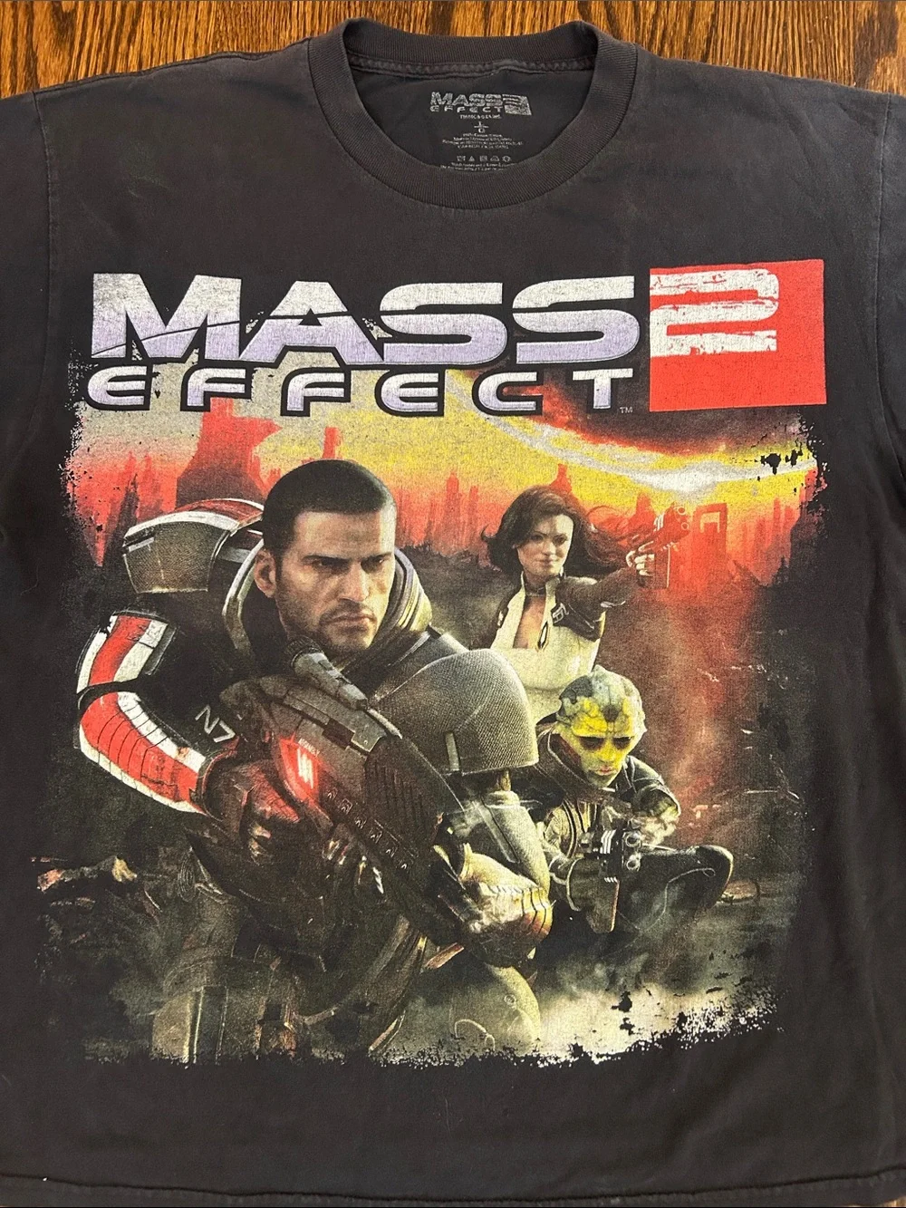 Vintage Y2K Mass Effect 2 Graphic T-Shirt - Picture 2 of 5